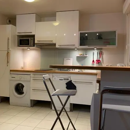 Comfort Suites Paris *