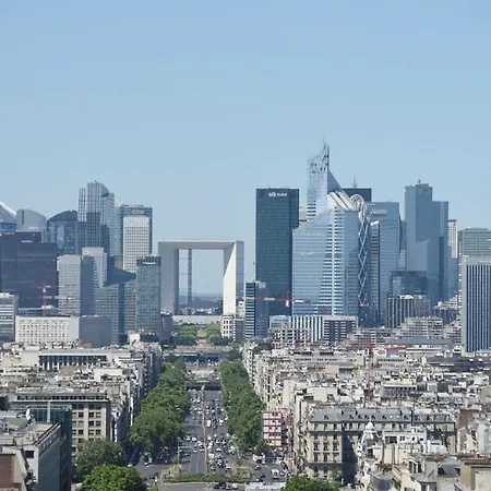Comfort Suites Paris *